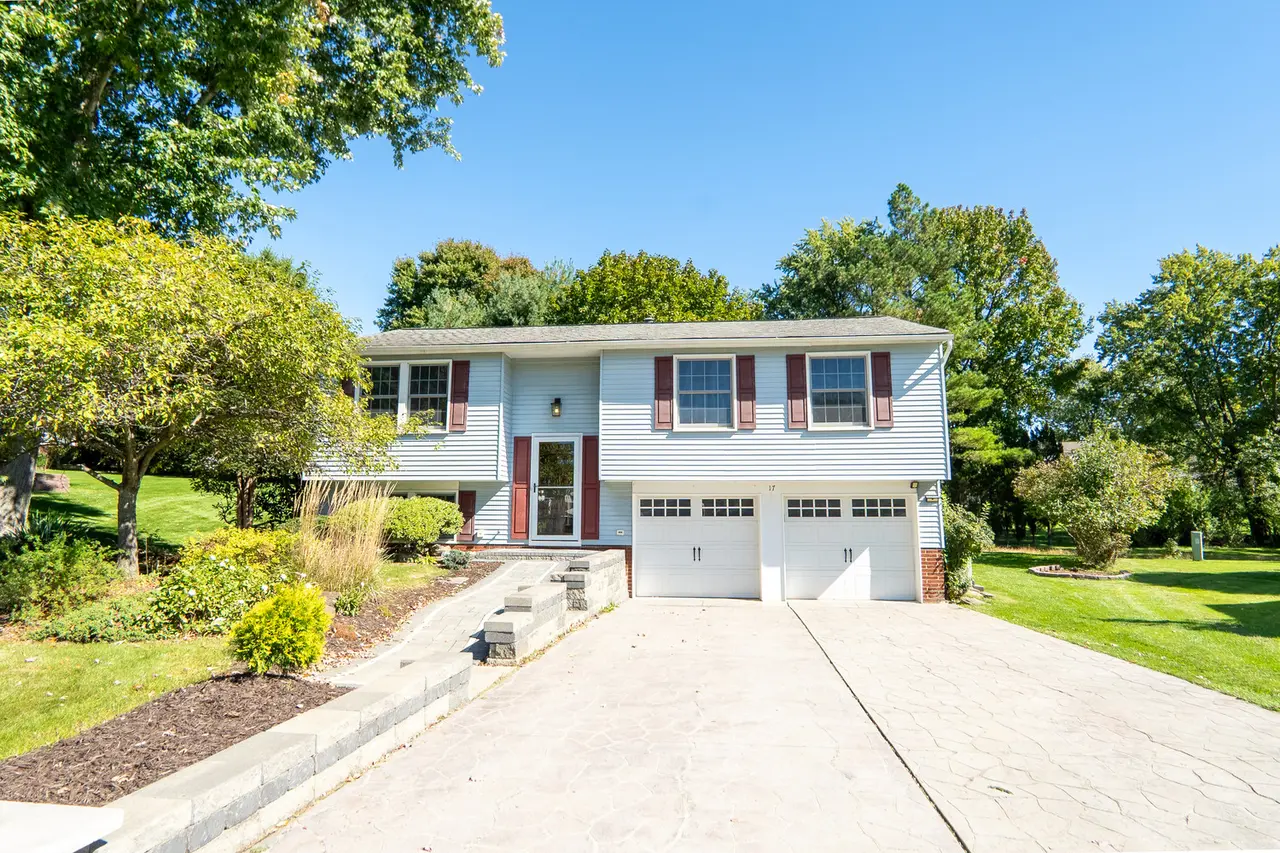 17 Wheatfield DRIVE