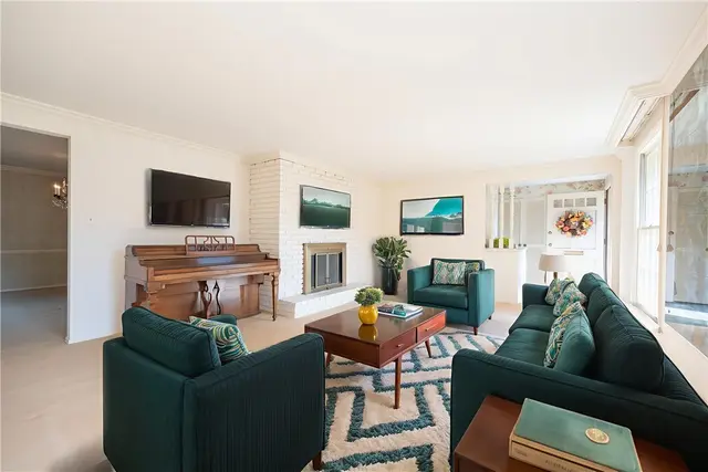 170 Mayer Dr gallery image 4