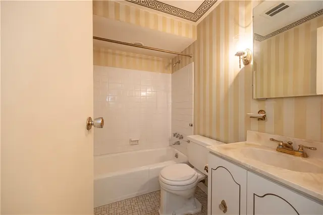 170 Mayer Dr gallery image 8