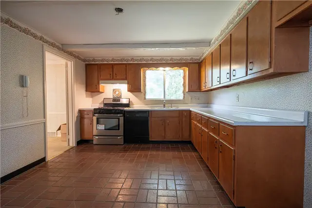 170 Mayer Dr gallery image 12