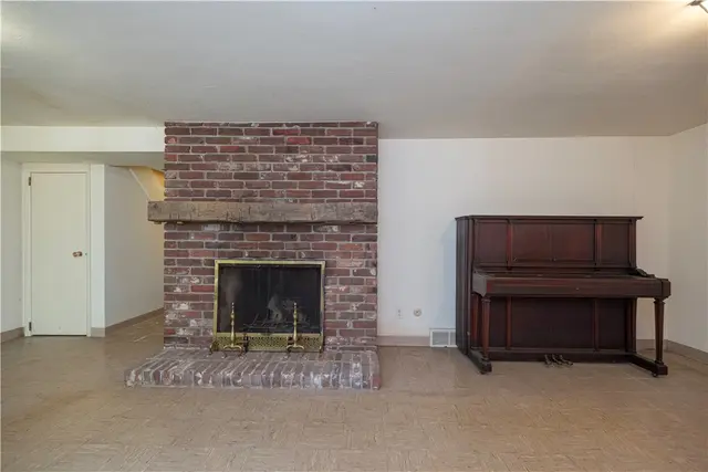 170 Mayer Dr gallery image 15