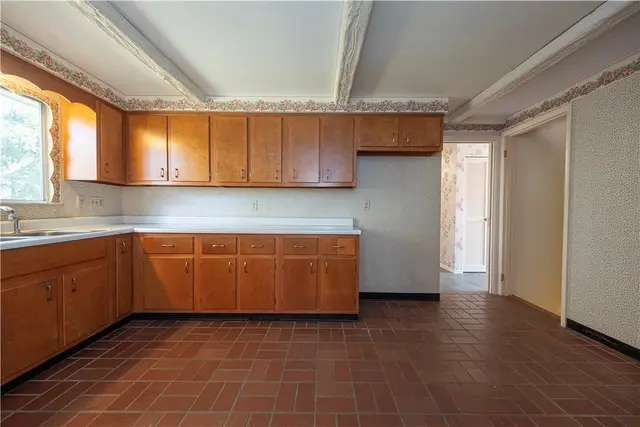 170 Mayer Dr gallery image 17