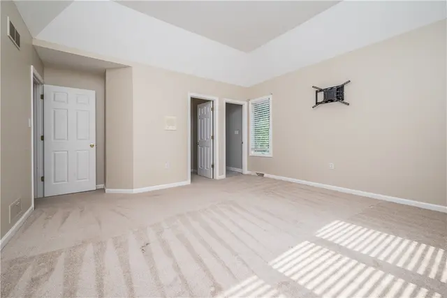 170 Pinehurst Dr gallery image 38
