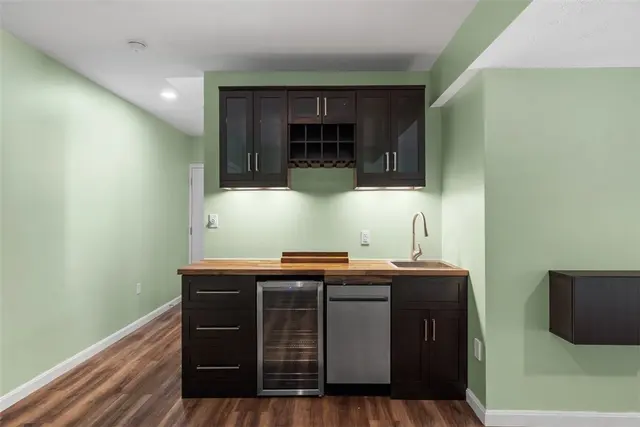 1702 S Hawthorn Ct gallery image 6