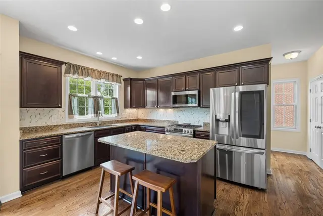 1702 S Hawthorn Ct gallery image 8