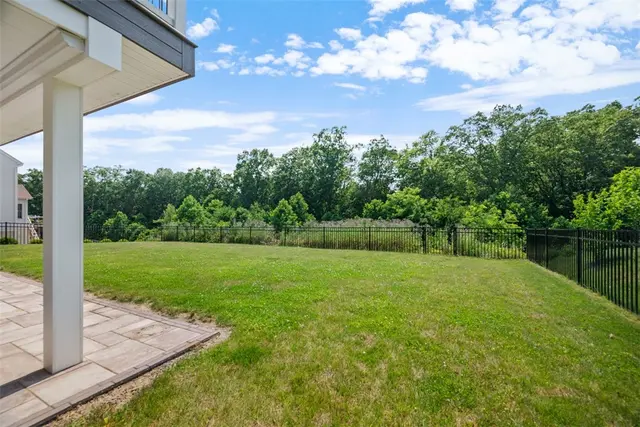 1702 S Hawthorn Ct gallery image 20