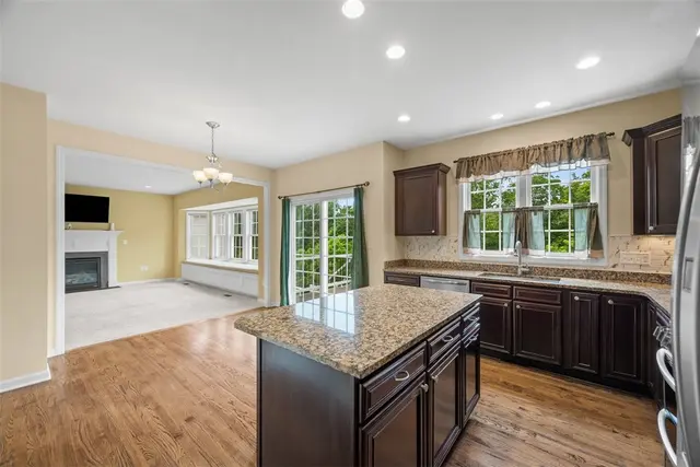 1702 S Hawthorn Ct gallery image 21