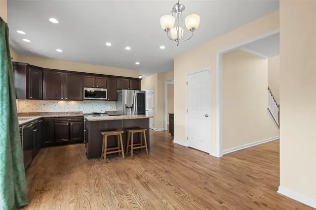 1702 S Hawthorn Ct gallery image 22
