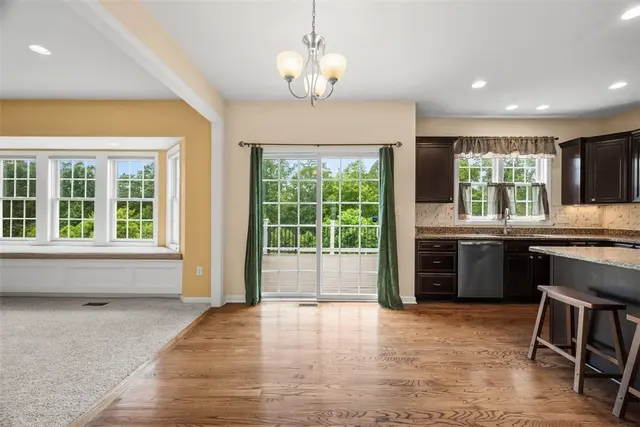 1702 S Hawthorn Ct gallery image 23