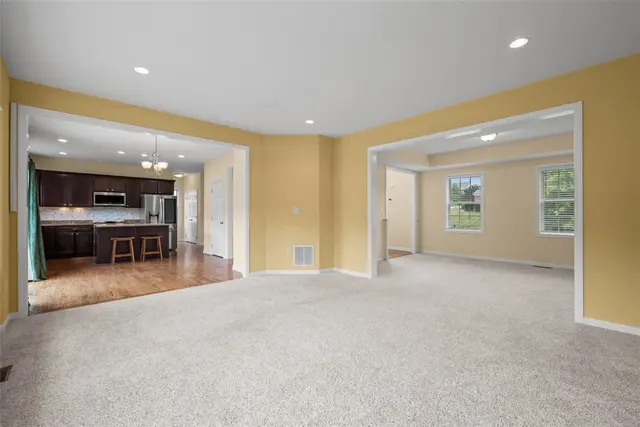 1702 S Hawthorn Ct gallery image 36