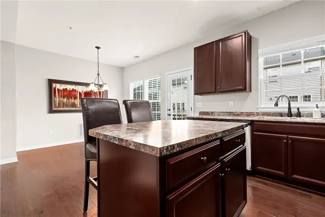 1703 Pointe View Drive gallery image 11
