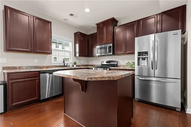 1703 Pointe View Drive gallery image 15