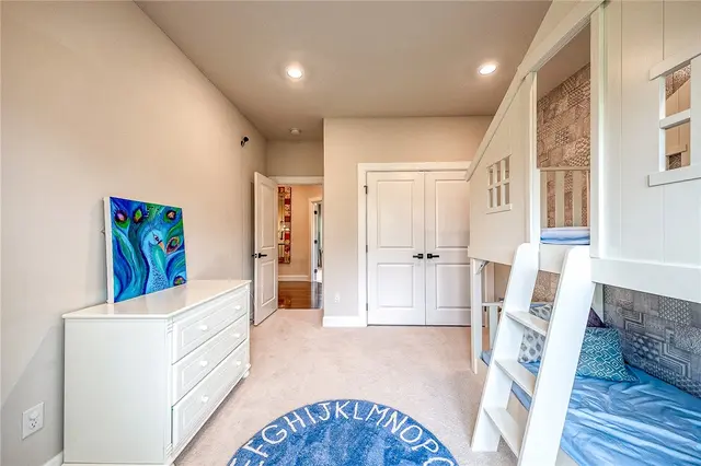 1703 Stevensan gallery image 2