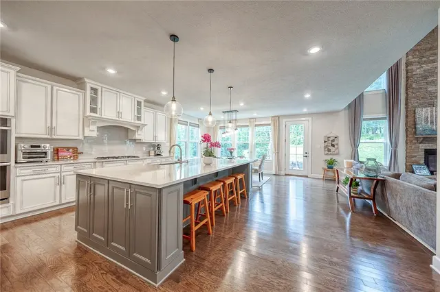 1703 Stevensan gallery image 26