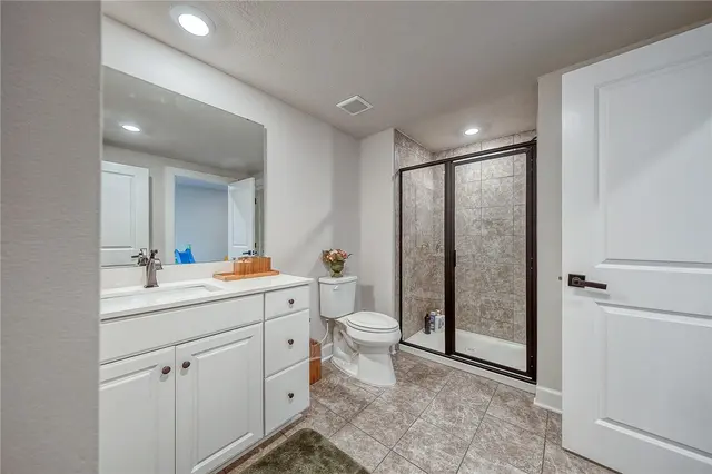1703 Stevensan gallery image 27