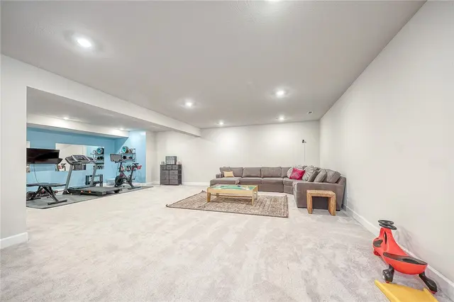 1703 Stevensan gallery image 29