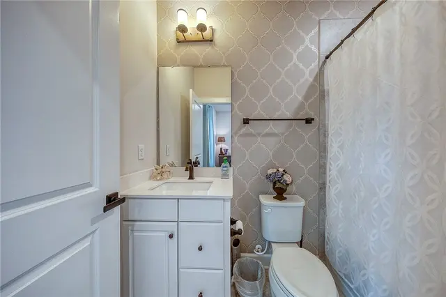 1703 Stevensan gallery image 39