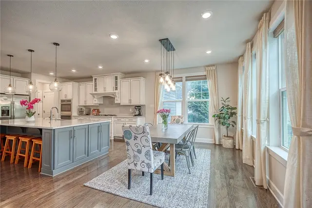 1703 Stevensan gallery image 45