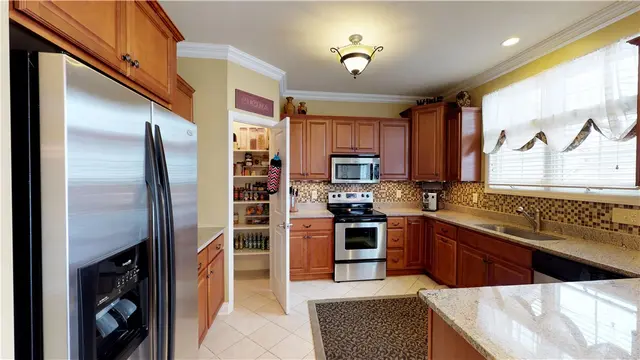 1703 Waterleaf Dr gallery image 4