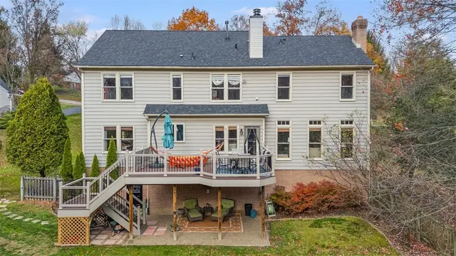 1704 Saw Grass Ct gallery image 9
