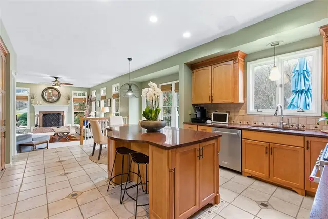 1704 Saw Grass Ct gallery image 15