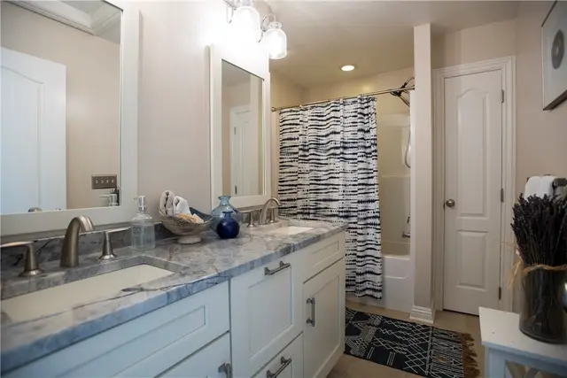 1715 Waterleaf Dr gallery image 14