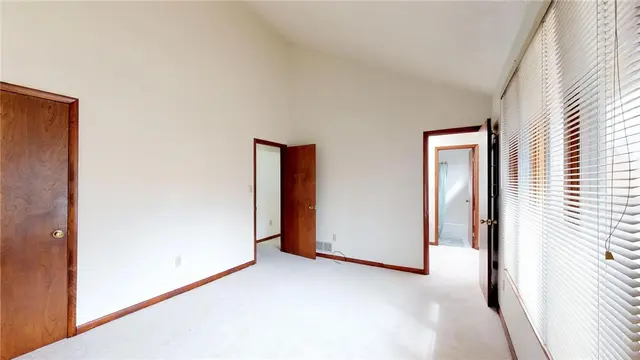 1730 Sample Rd gallery image 9