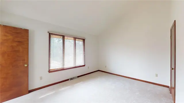 1730 Sample Rd gallery image 11