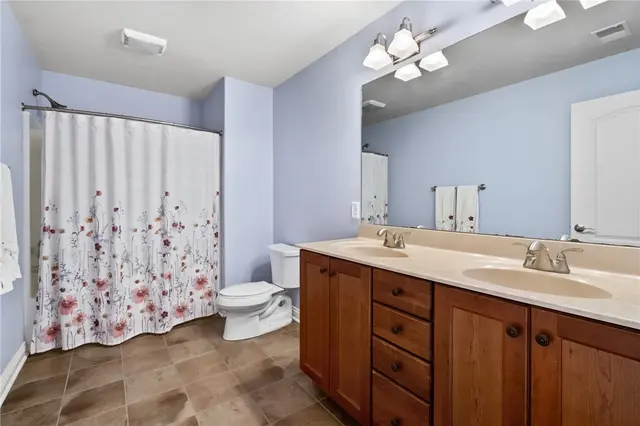 1737 Waterleaf Dr gallery image 11