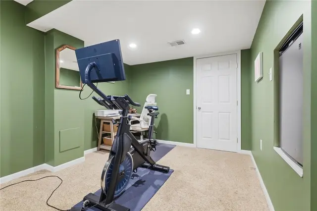 174 Broadstone Dr gallery image 4