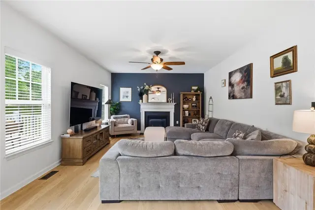 174 Broadstone Dr gallery image 7