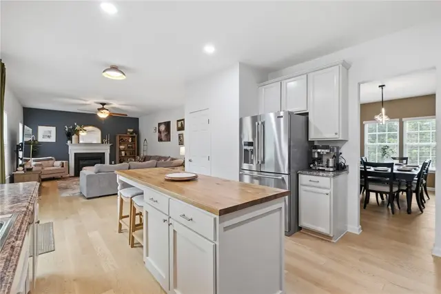 174 Broadstone Dr gallery image 8