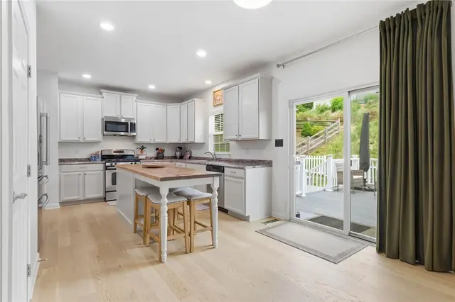 174 Broadstone Dr gallery image 24