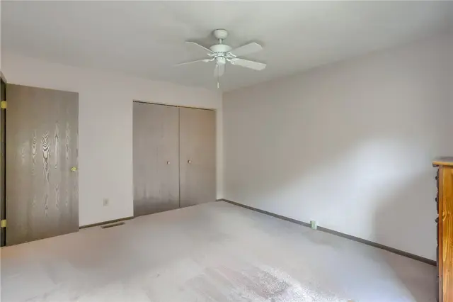 174 Old English Rd gallery image 7