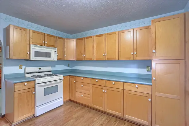 174 Old English Rd gallery image 19
