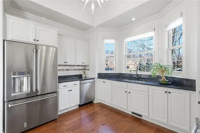 1742 Waterleaf Dr gallery image 16