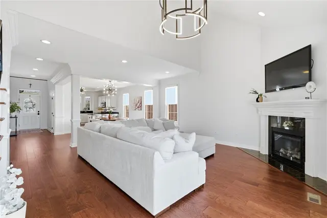 1742 Waterleaf Dr gallery image 23