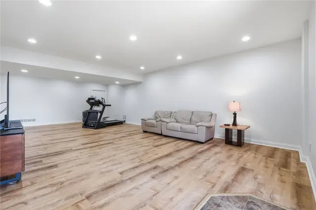 1742 Waterleaf Dr gallery image 37