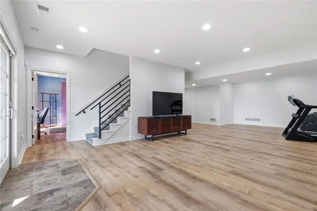 1742 Waterleaf Dr gallery image 38