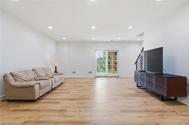1742 Waterleaf Dr gallery image 39