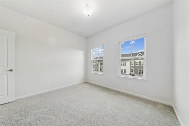 175 Curtis Ct gallery image 5