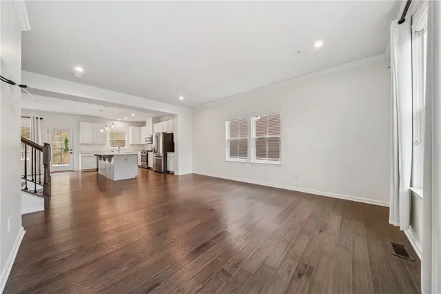 175 Curtis Ct gallery image 8