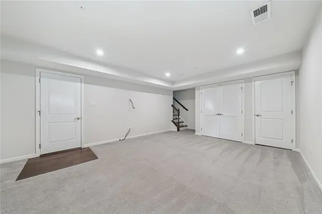 175 Curtis Ct gallery image 23