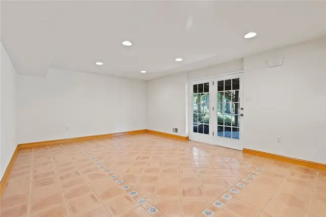 175 Pinehurst Drive gallery image 32