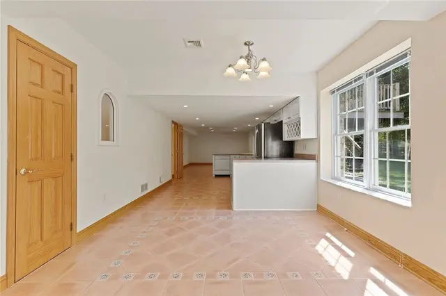 175 Pinehurst Drive gallery image 37