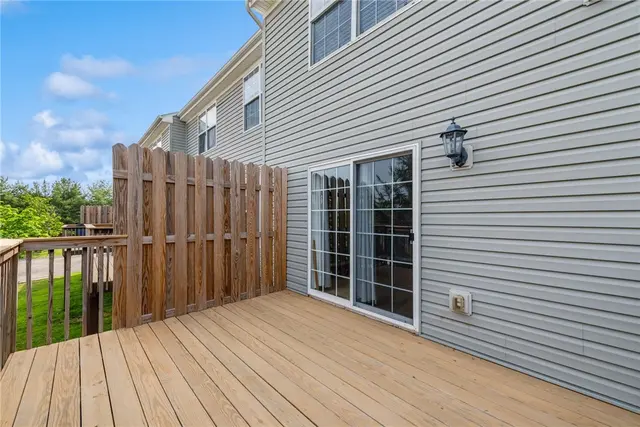 176 Berry Field Court gallery image 4