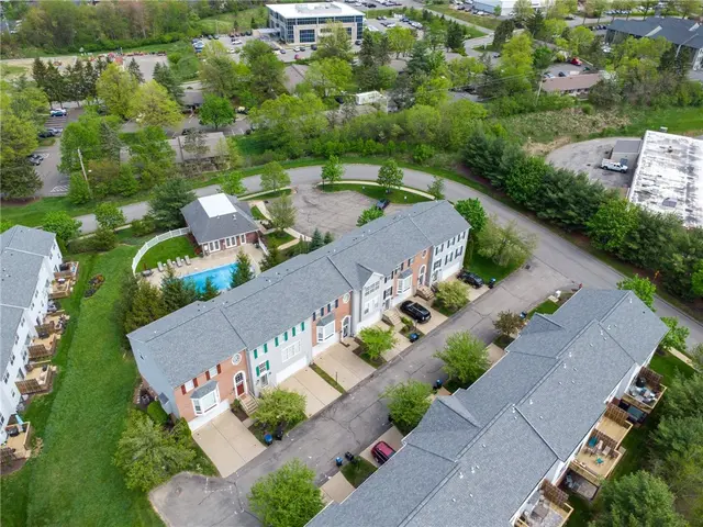 176 Berry Field Court gallery image 22