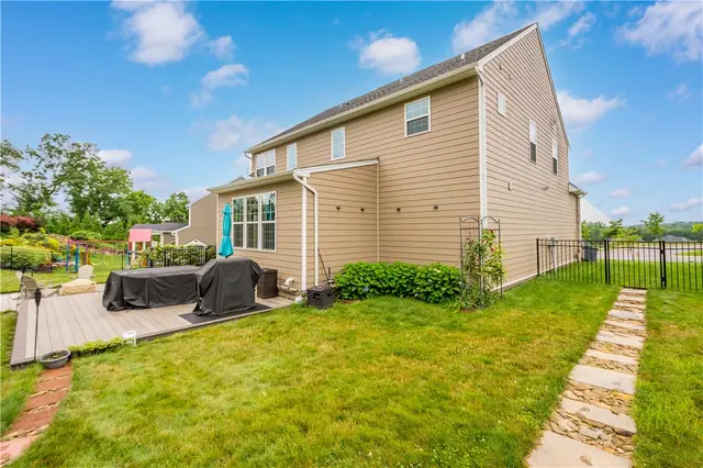1761 Stevensan Dr gallery image 16