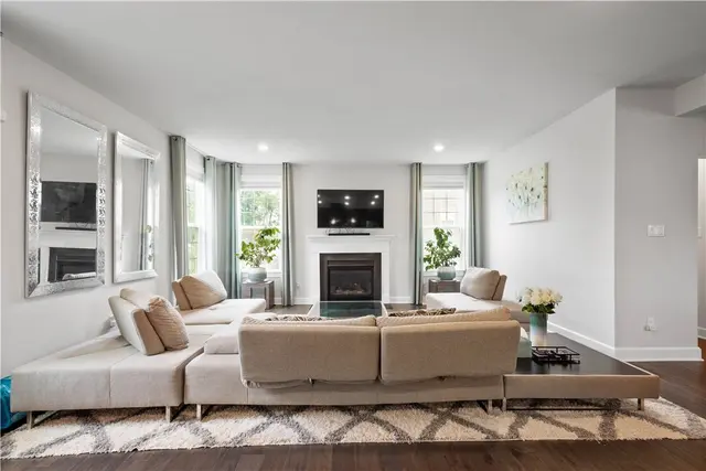 1761 Stevensan Dr gallery image 18