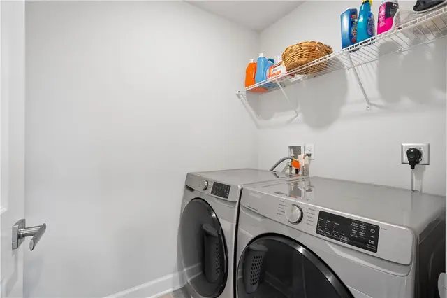 1761 Stevensan Dr gallery image 33
